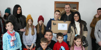 Članovi Centra sa decom iz Vidanja