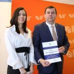 Koordinatorka novosadskog tima Centra za međunarodnu javnu politiku Teodora Jovanović i Nj. E. Atila Pinter, ambasador Mađarske u Srbiji (Foto: kcns.org.rs)