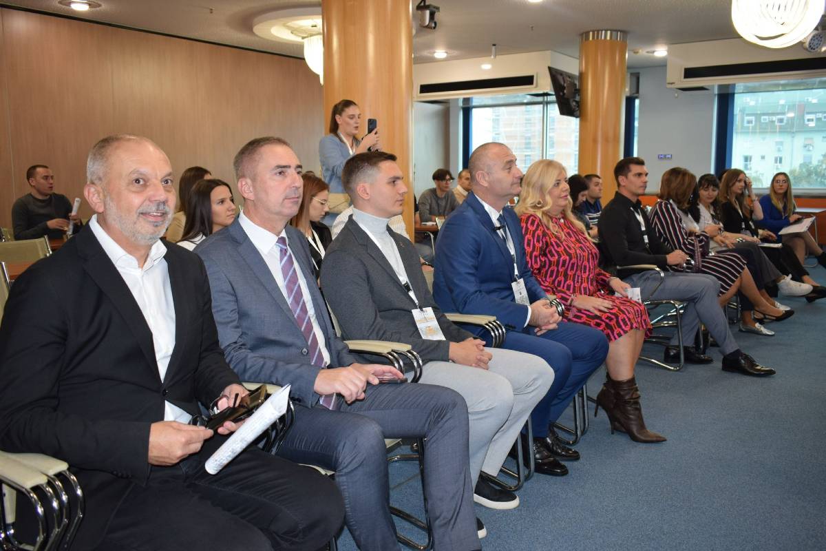 Učesnici konferencije Mladi preduzetnici Srbije, Novi Sad, 26. oktobar 2023. (Foto: CMJP)